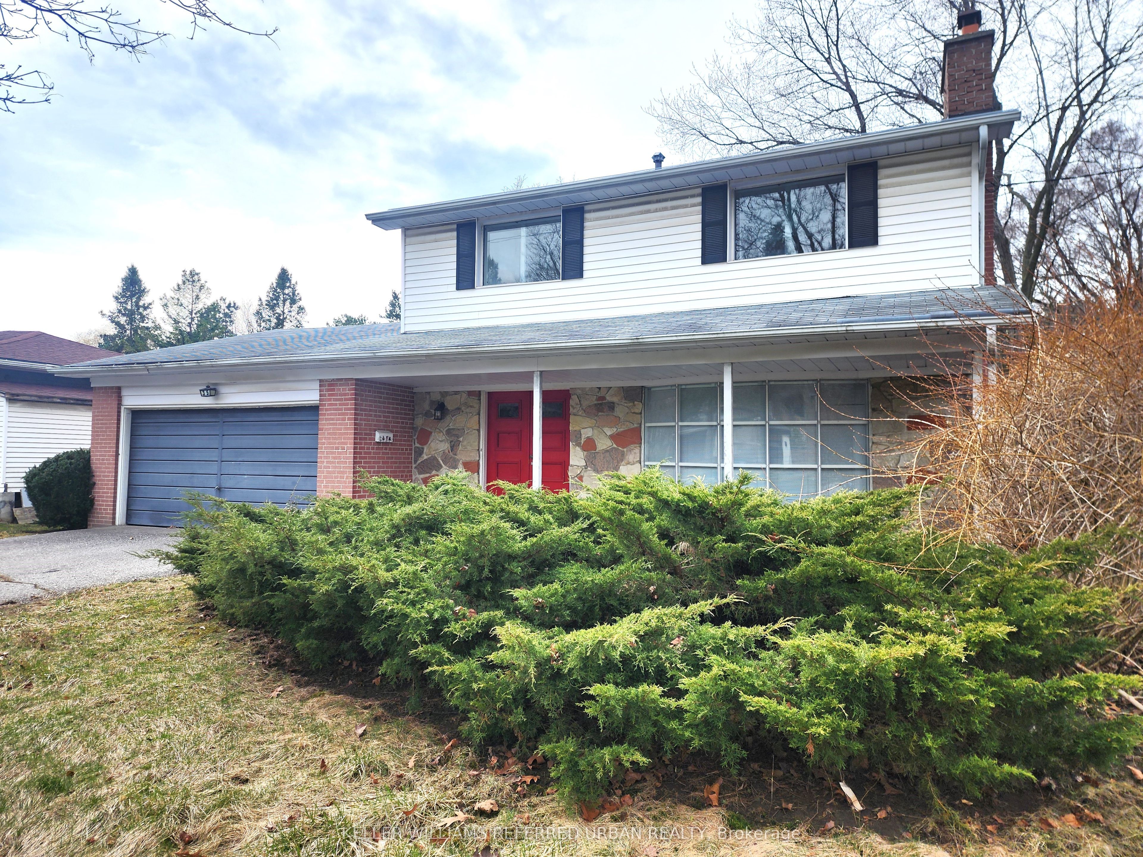 Photo 1 of 31 — 35 Shippigan Crescent, Toronto, ON M2J 2G1