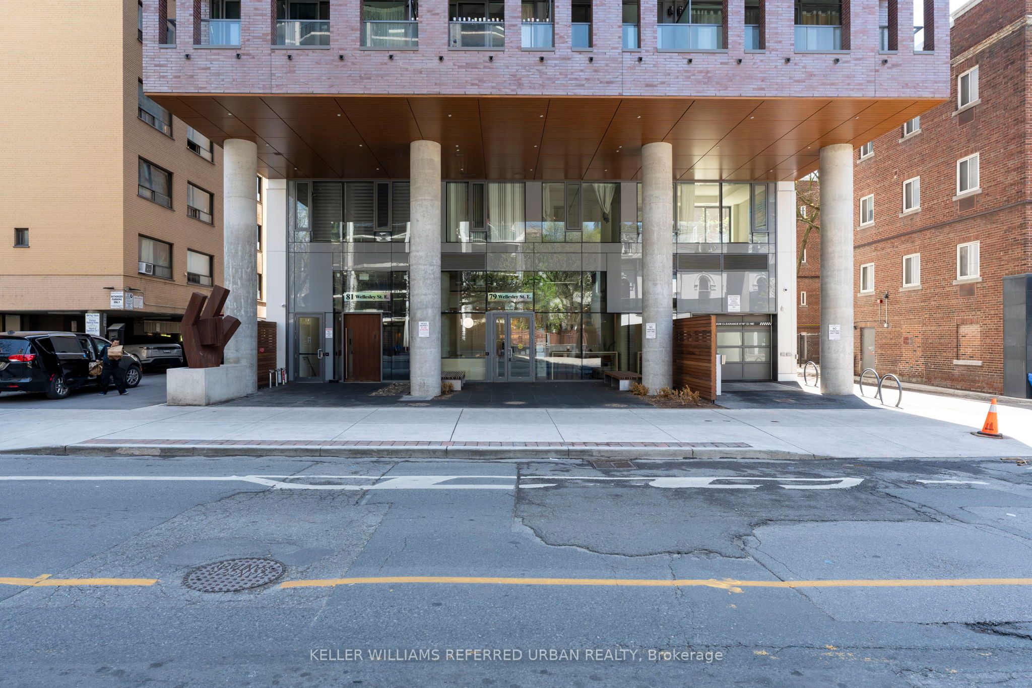 81 Wellesley Street E 402