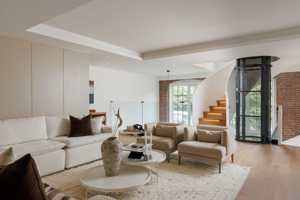 Photo of 1100 Lansdowne Avenue #339, Toronto, ON M6H 4K1 (MLS # W13812878)