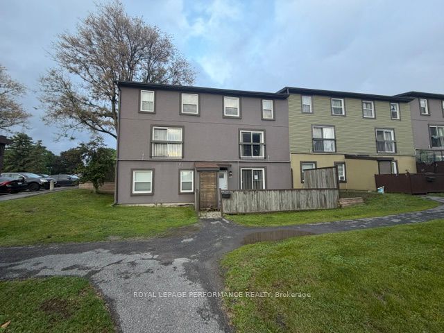 Photo 1 of 25 — 1250 McWatters Road 22, Parkway Park - Queensway Terrace S and Area, ON K2C 3P5