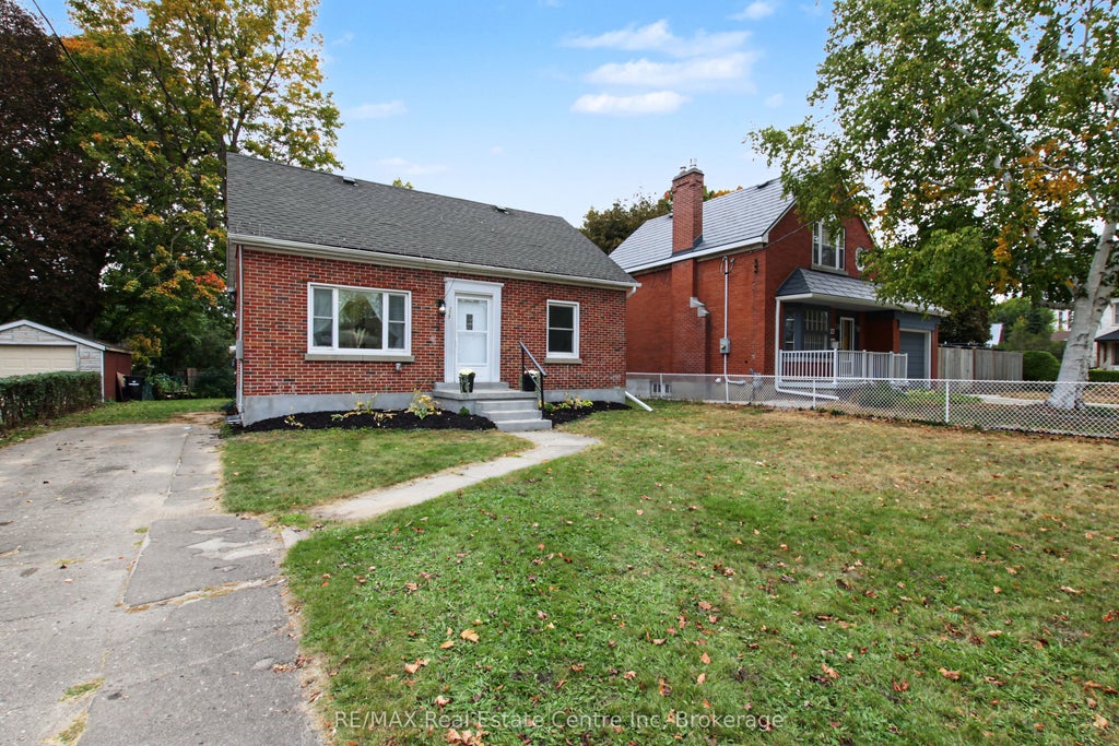 Photo of 223 Margaret Avenue, Kitchener, ON N2H 4J1 (MLS # X13852960)