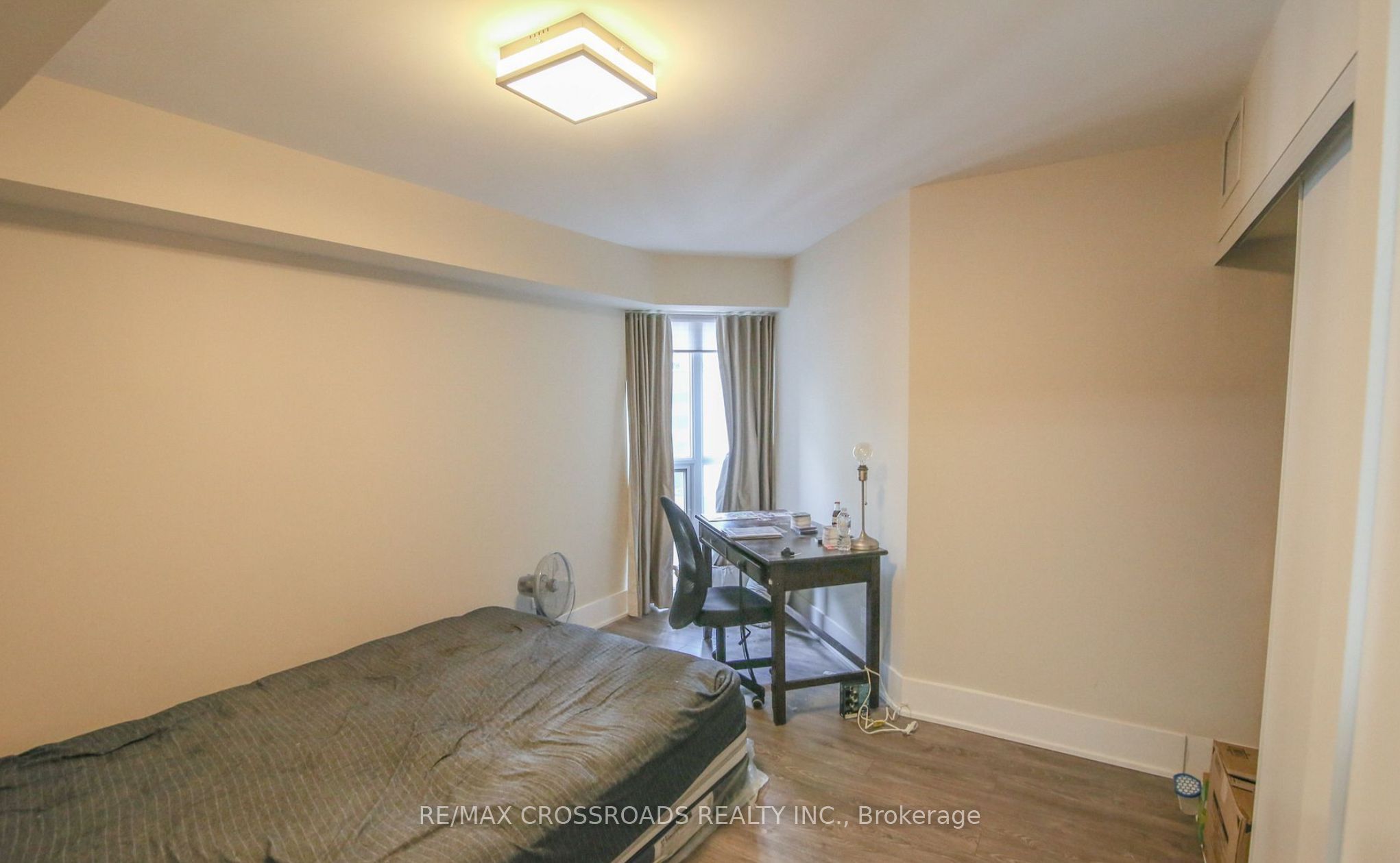 300 Front Street W 405