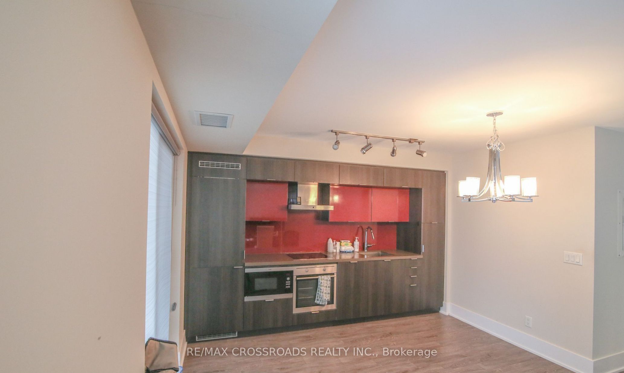 300 Front Street W 405