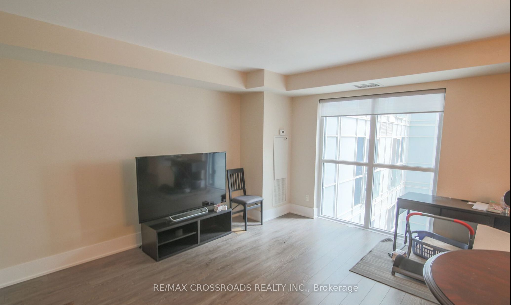 300 Front Street W 405