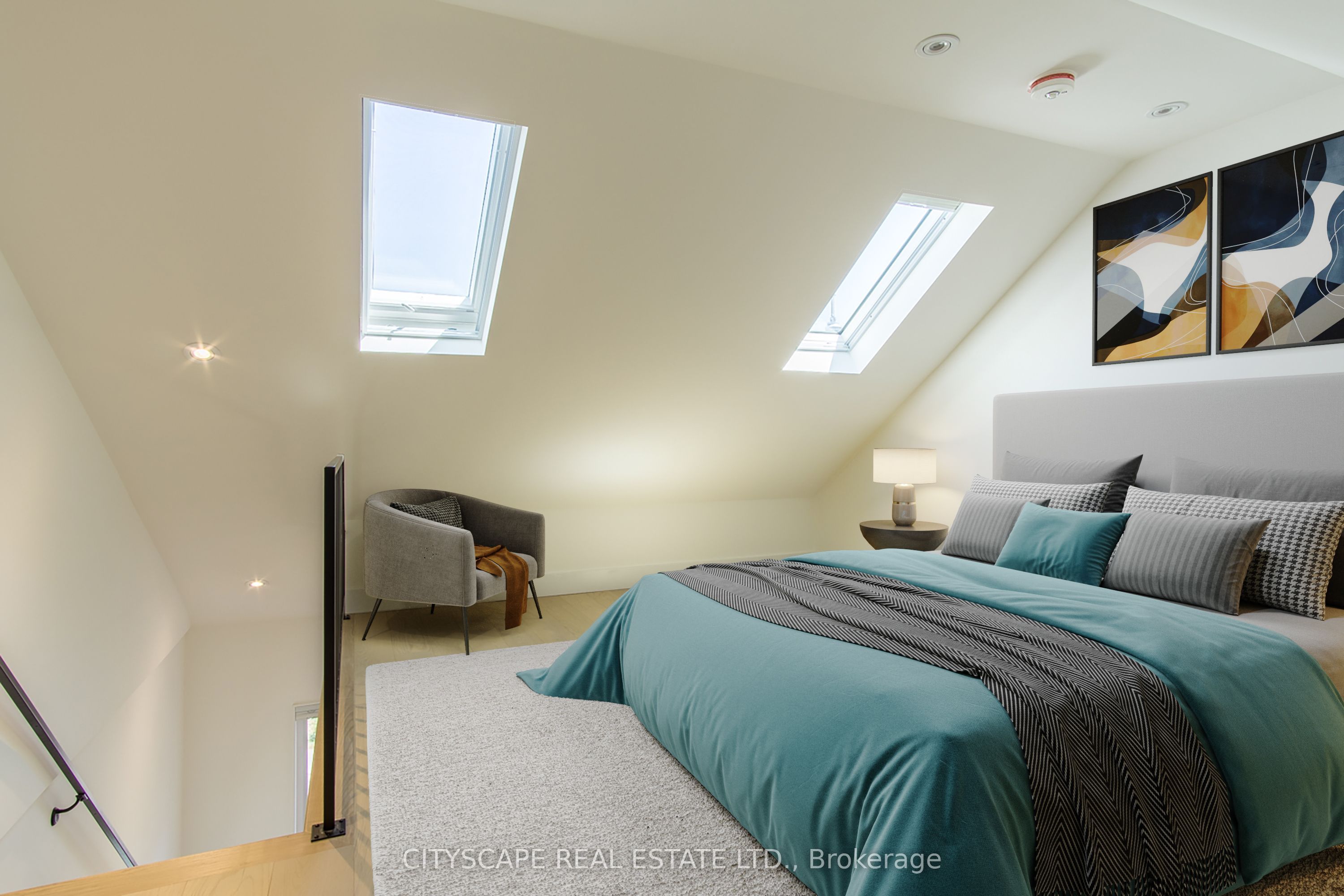 98 Manning Avenue Upper