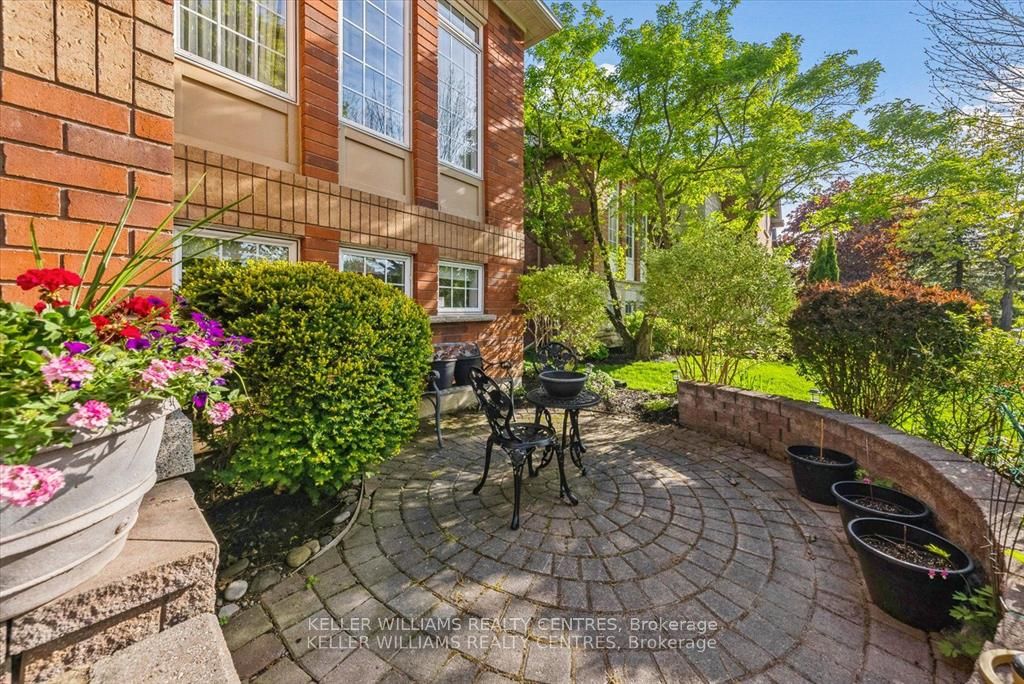 1076 Broughton Lane