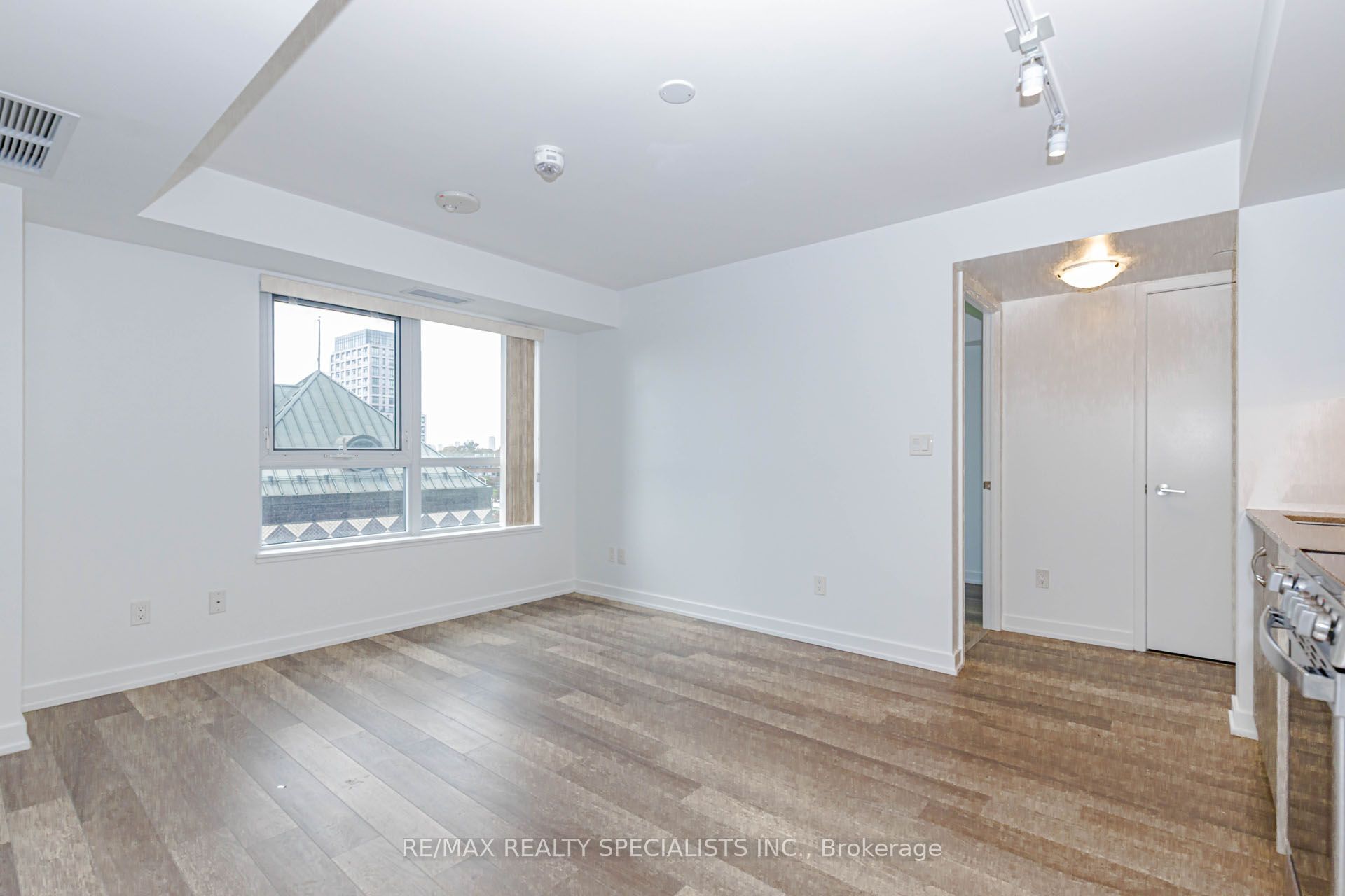 181 Huron Street 604