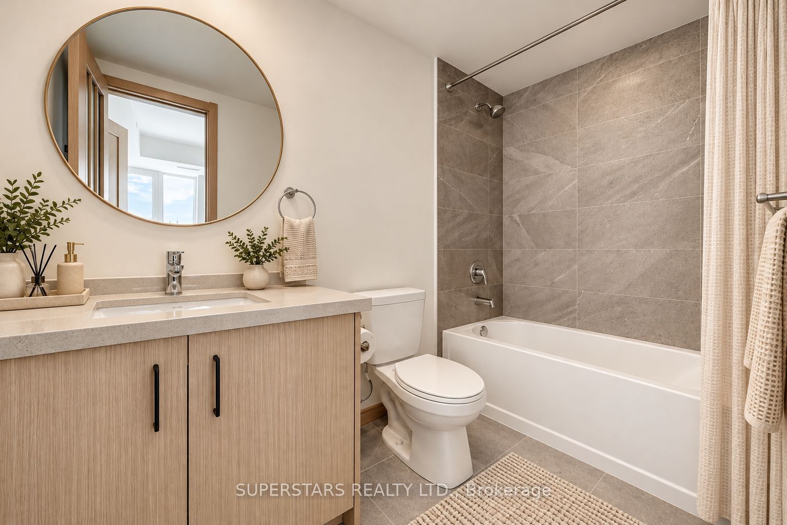3429 Sheppard Avenue E 915