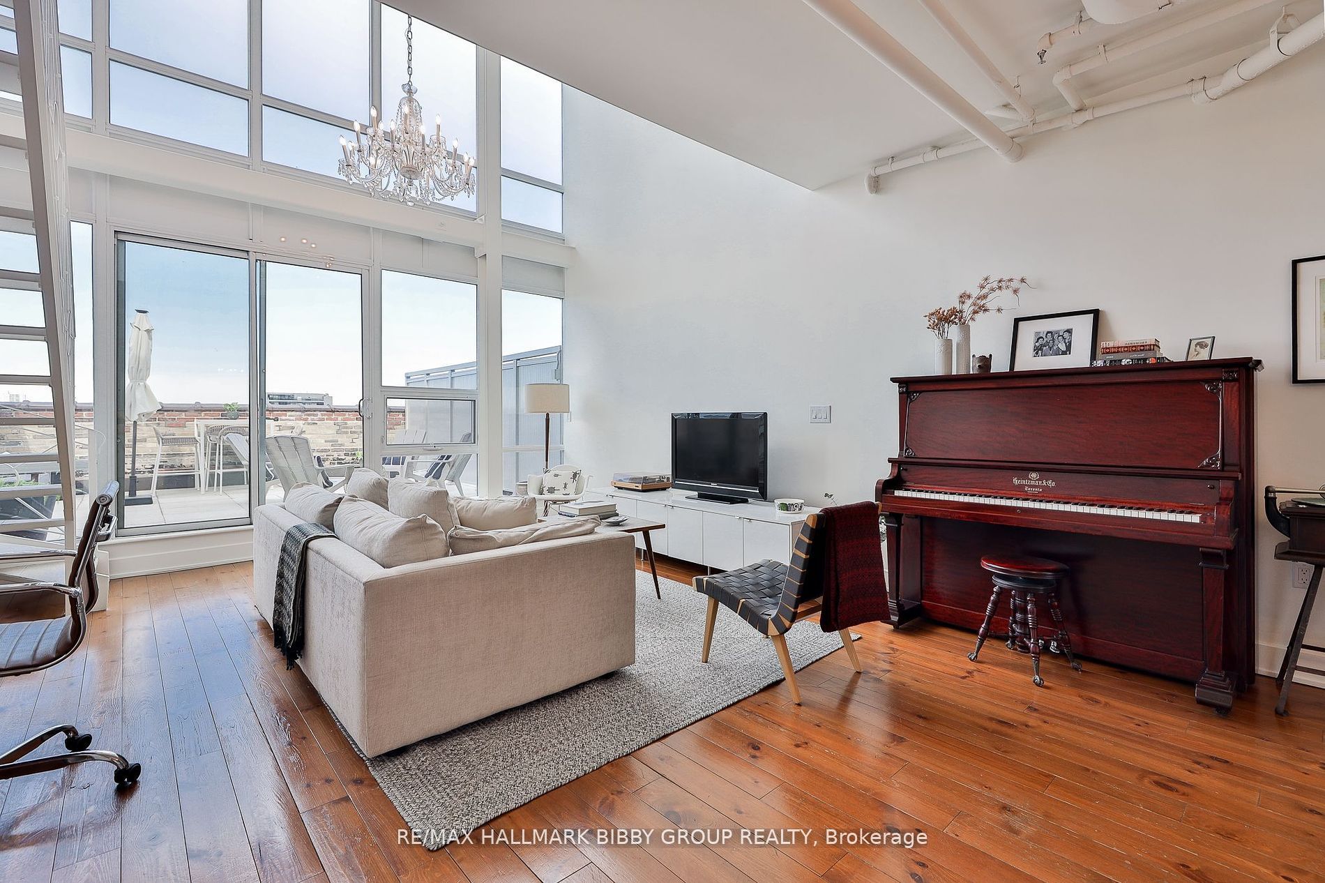 183 Dovercourt Road Ph9