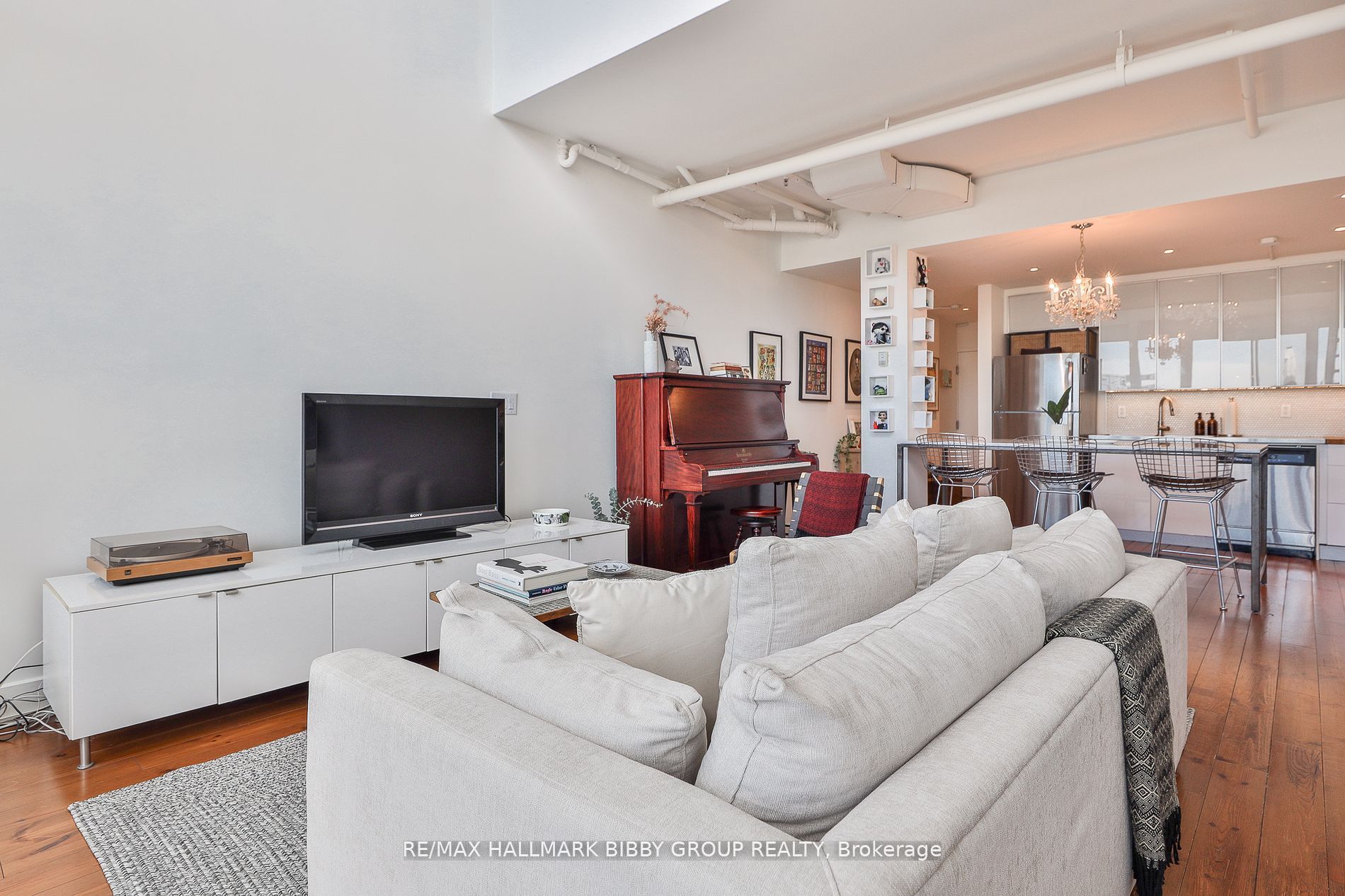 183 Dovercourt Road Ph9