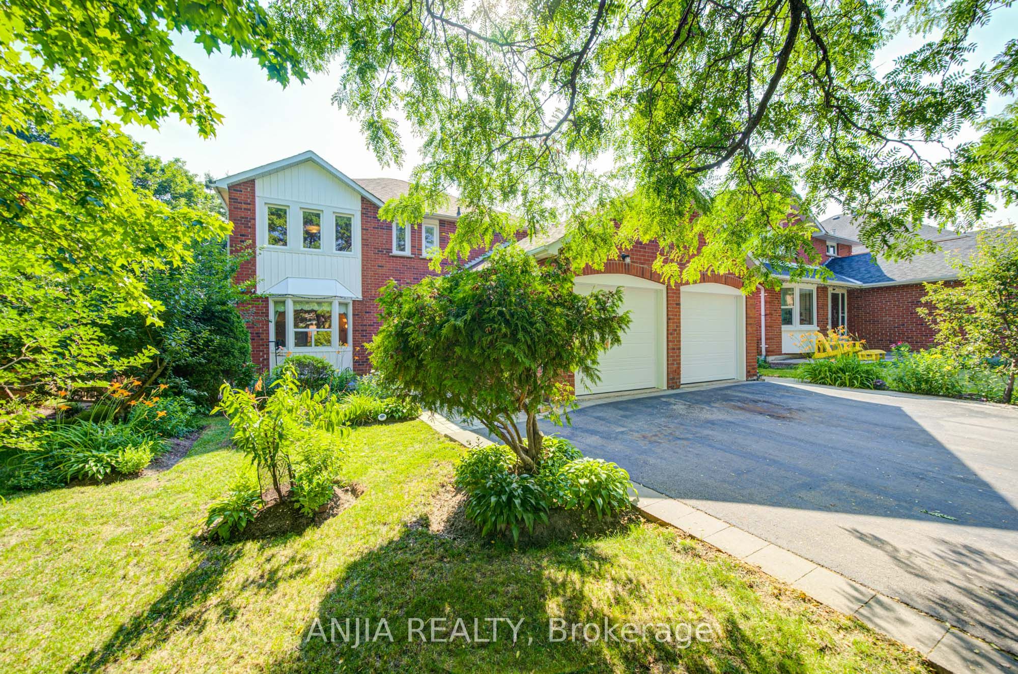 8 Brooklyn Crescent