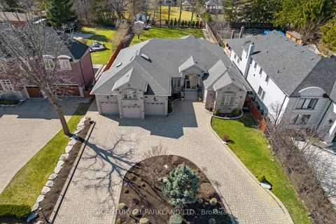 16 Boyle Drive Richmond Hill ON L4C 6C9