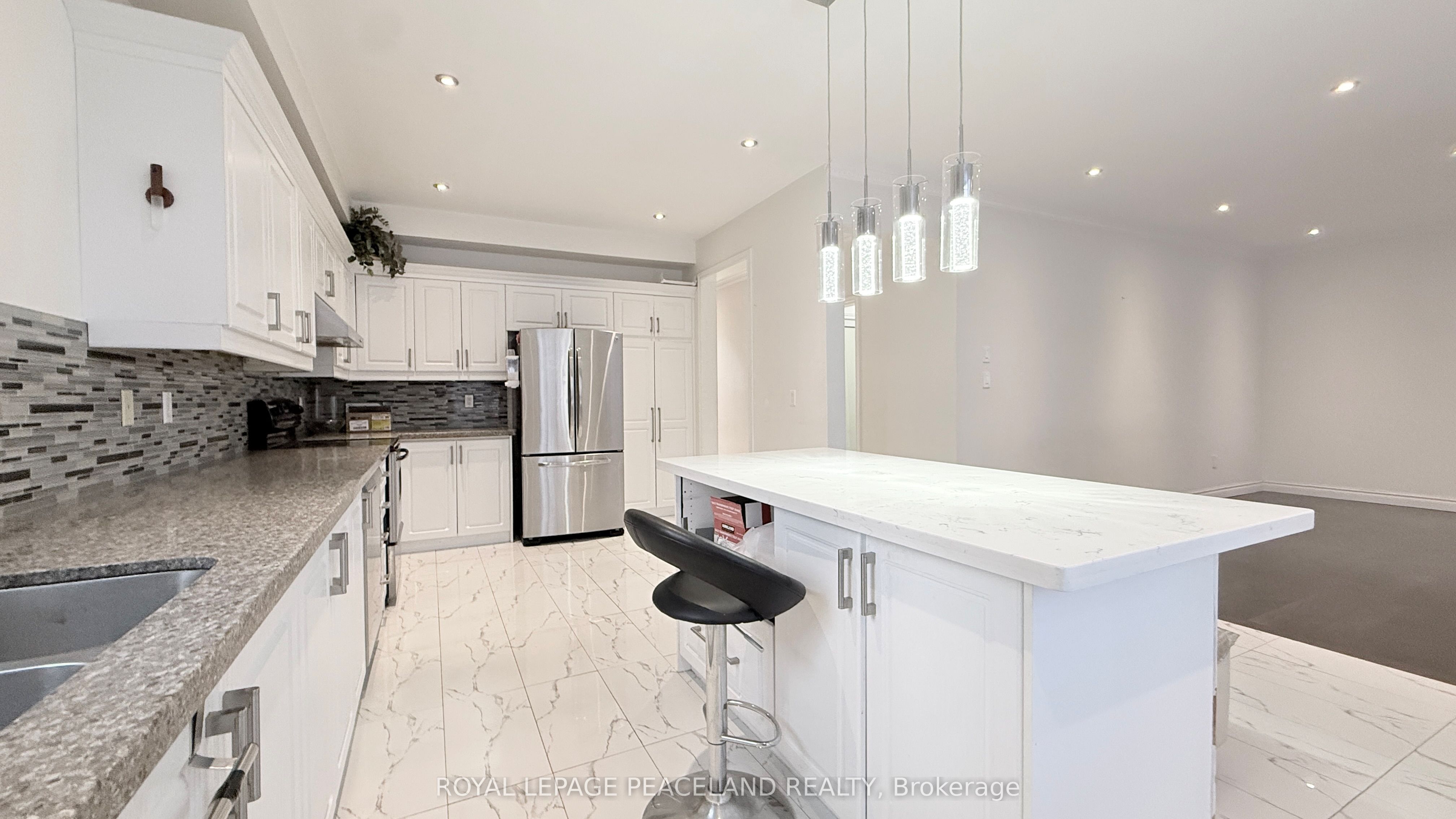 110 Annina Crescent