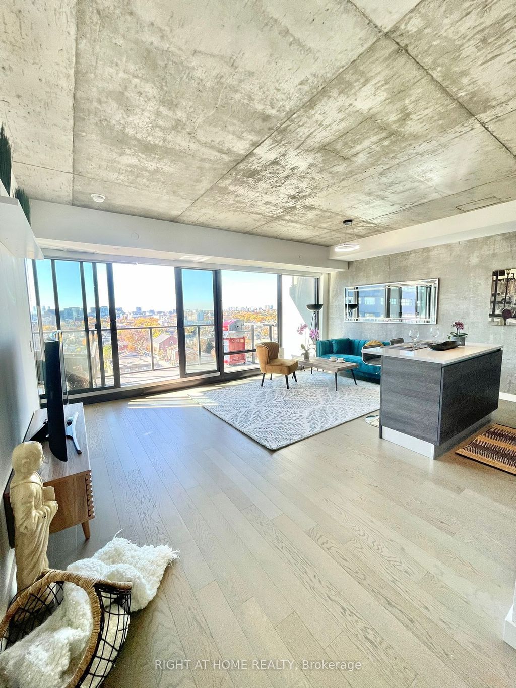 Photo of 111 Bathurst Street #1205, Toronto, ON M5V 2R1 (MLS # C12402945)