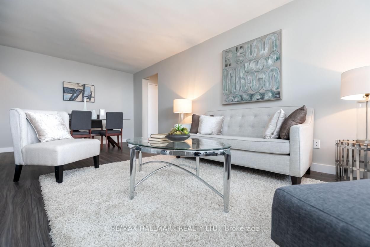 4340 Bloor Street W 103