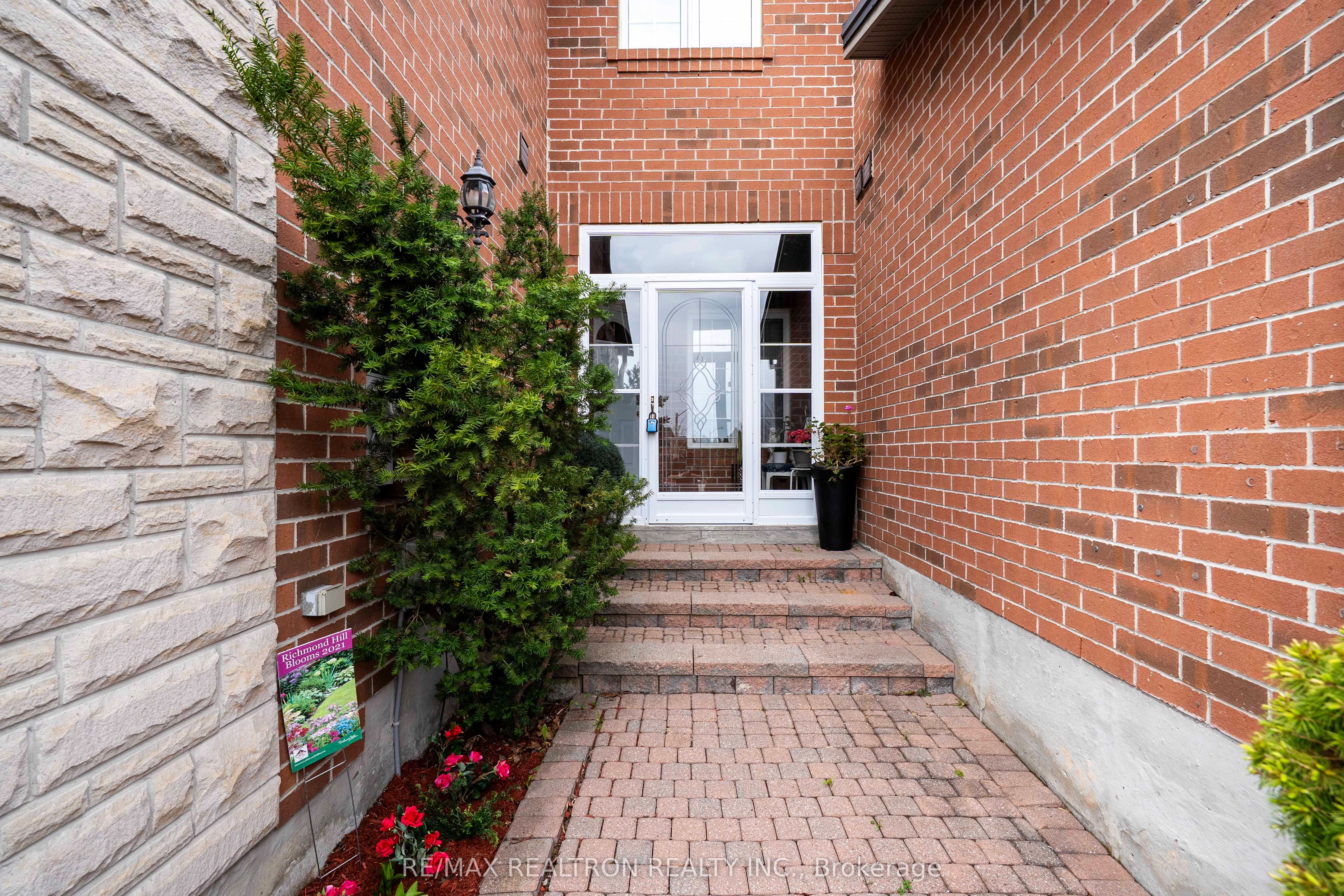 36 Edgemont Court