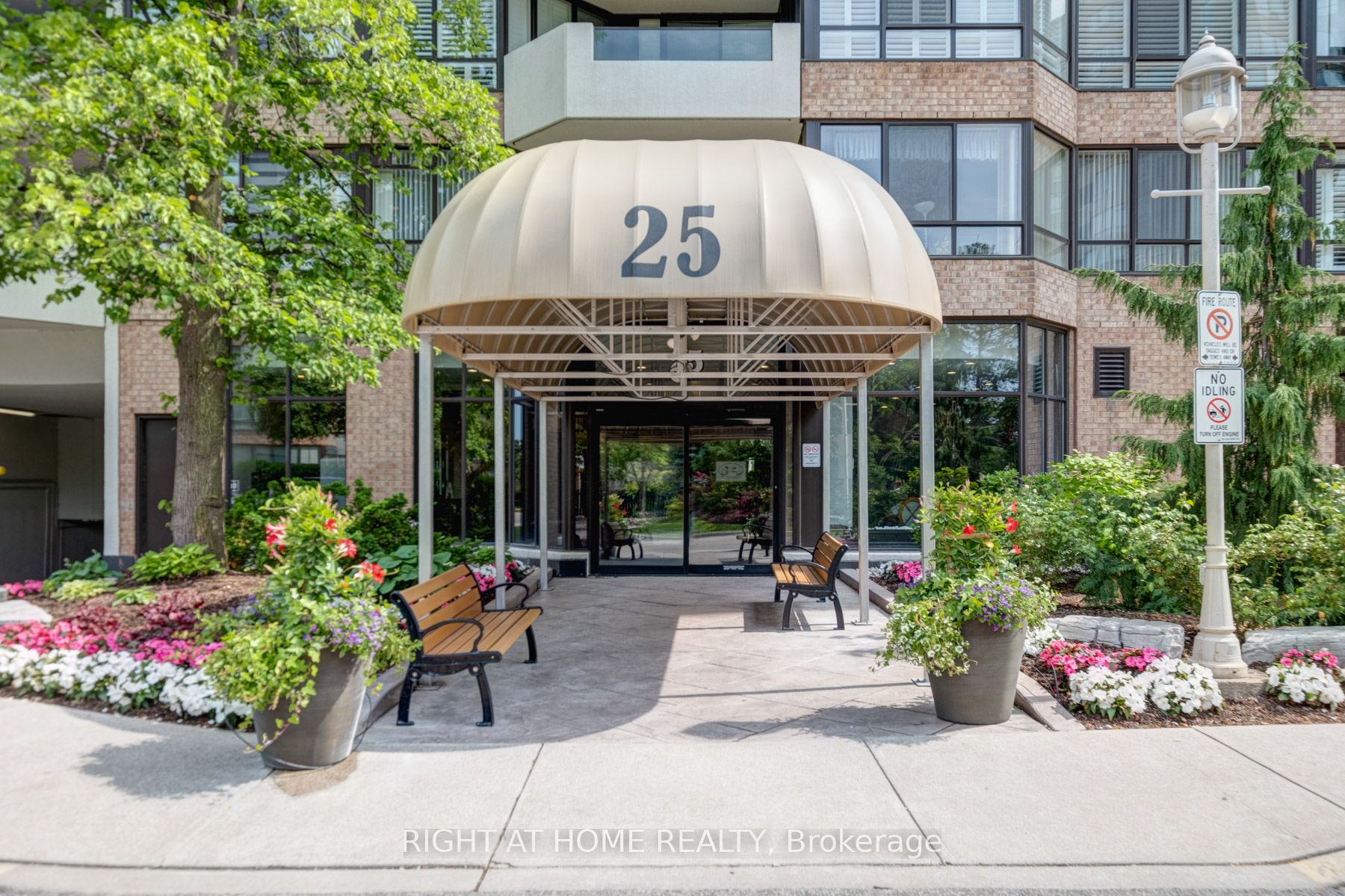 25 Austin Drive 818