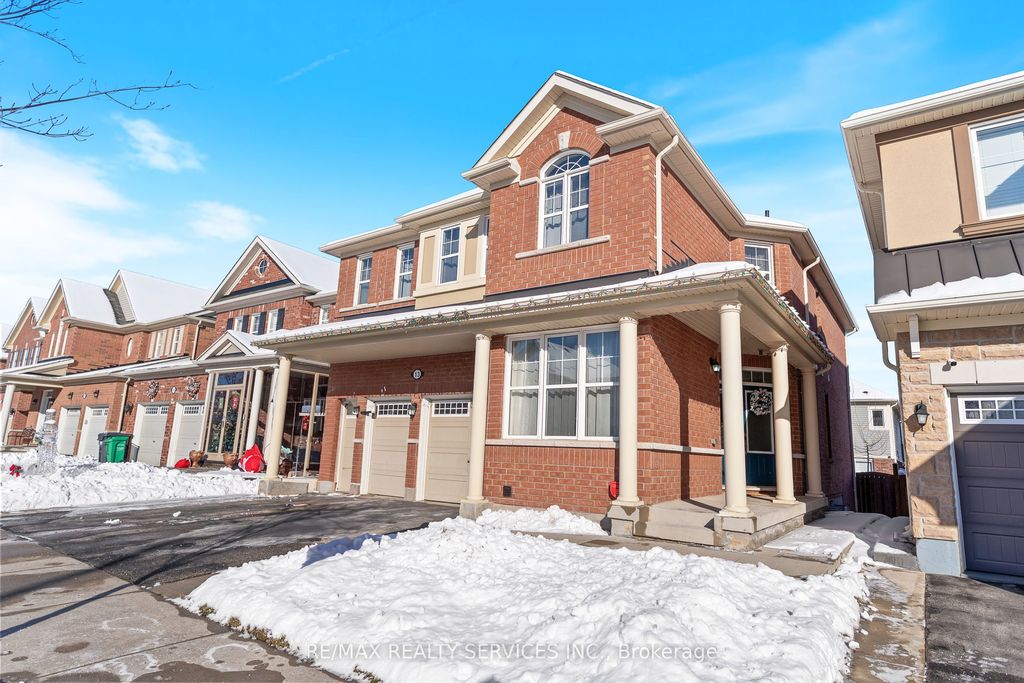 Photo of 13 Fenchurch Drive, Brampton, ON L7A 4G5 (MLS # W12630818)