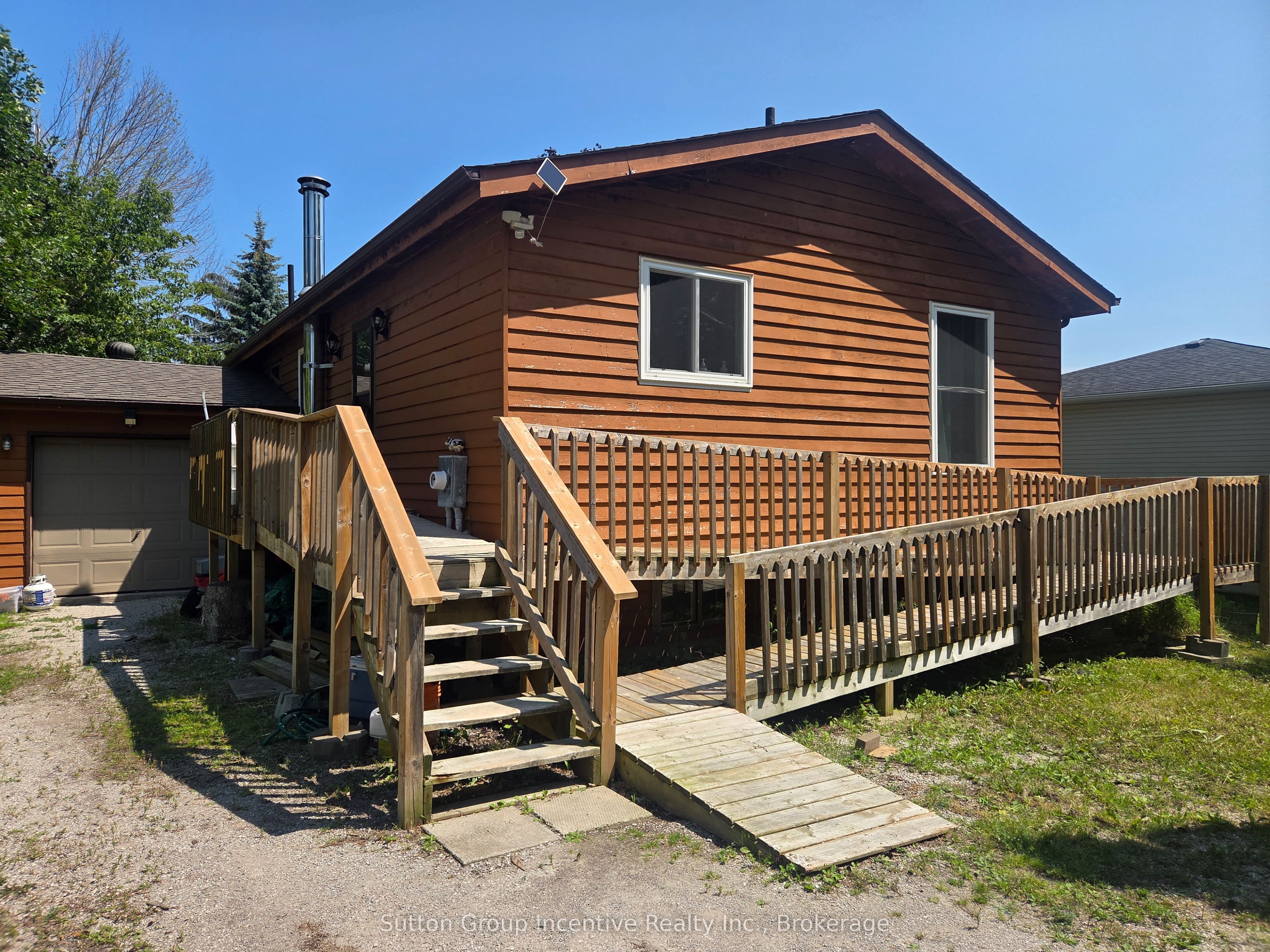 3985 Joyland Drive