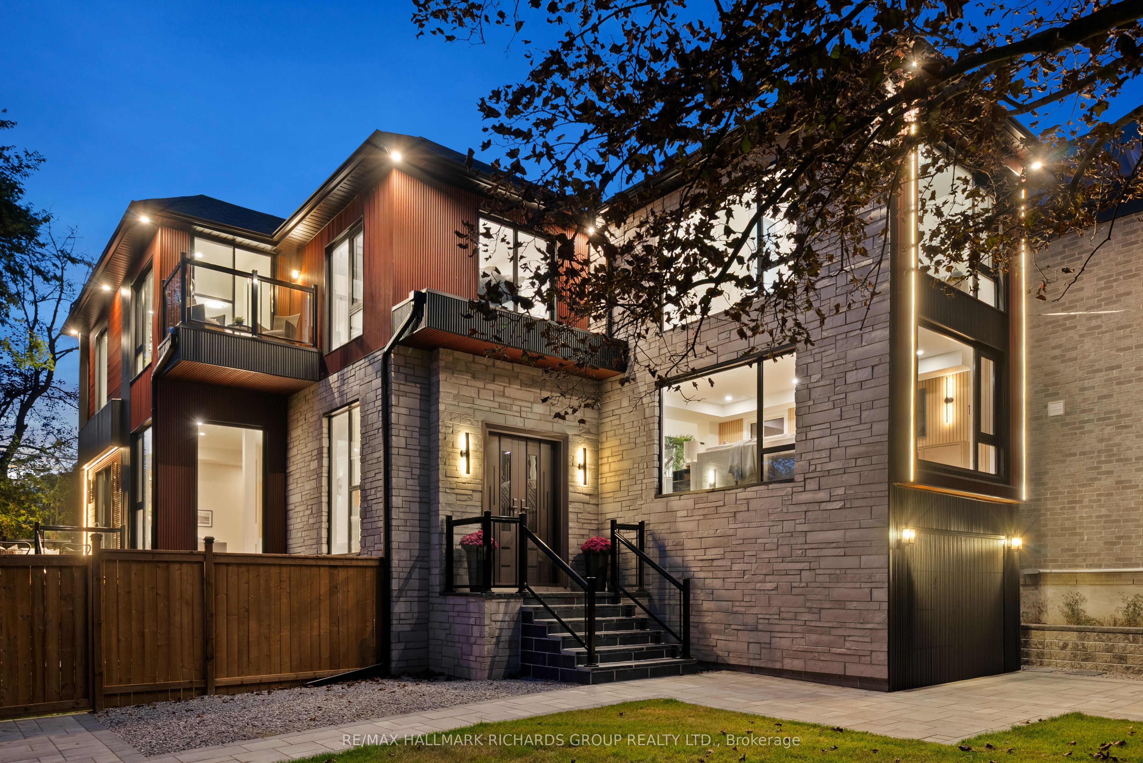 44 Sunnypoint Crescent