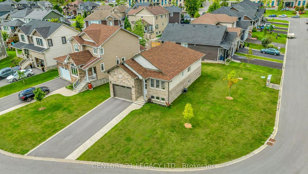 Photo of 245 Mill Pond Place, Kingston, ON K7M 0C9 (MLS # X13231996)