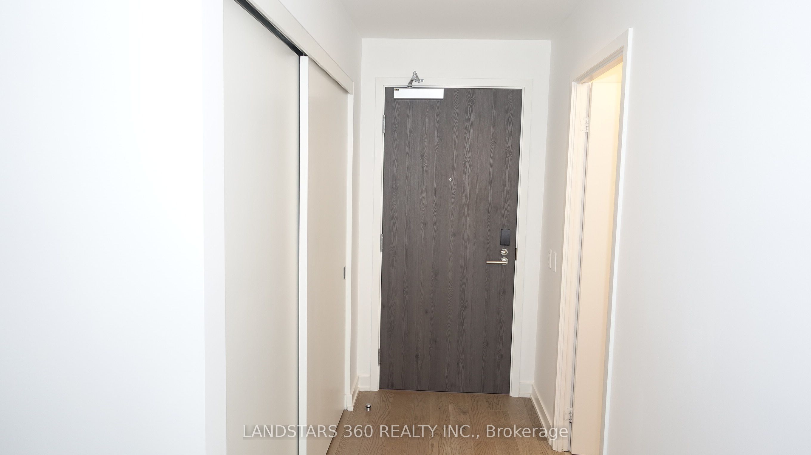 25 Richmond Street E 2812