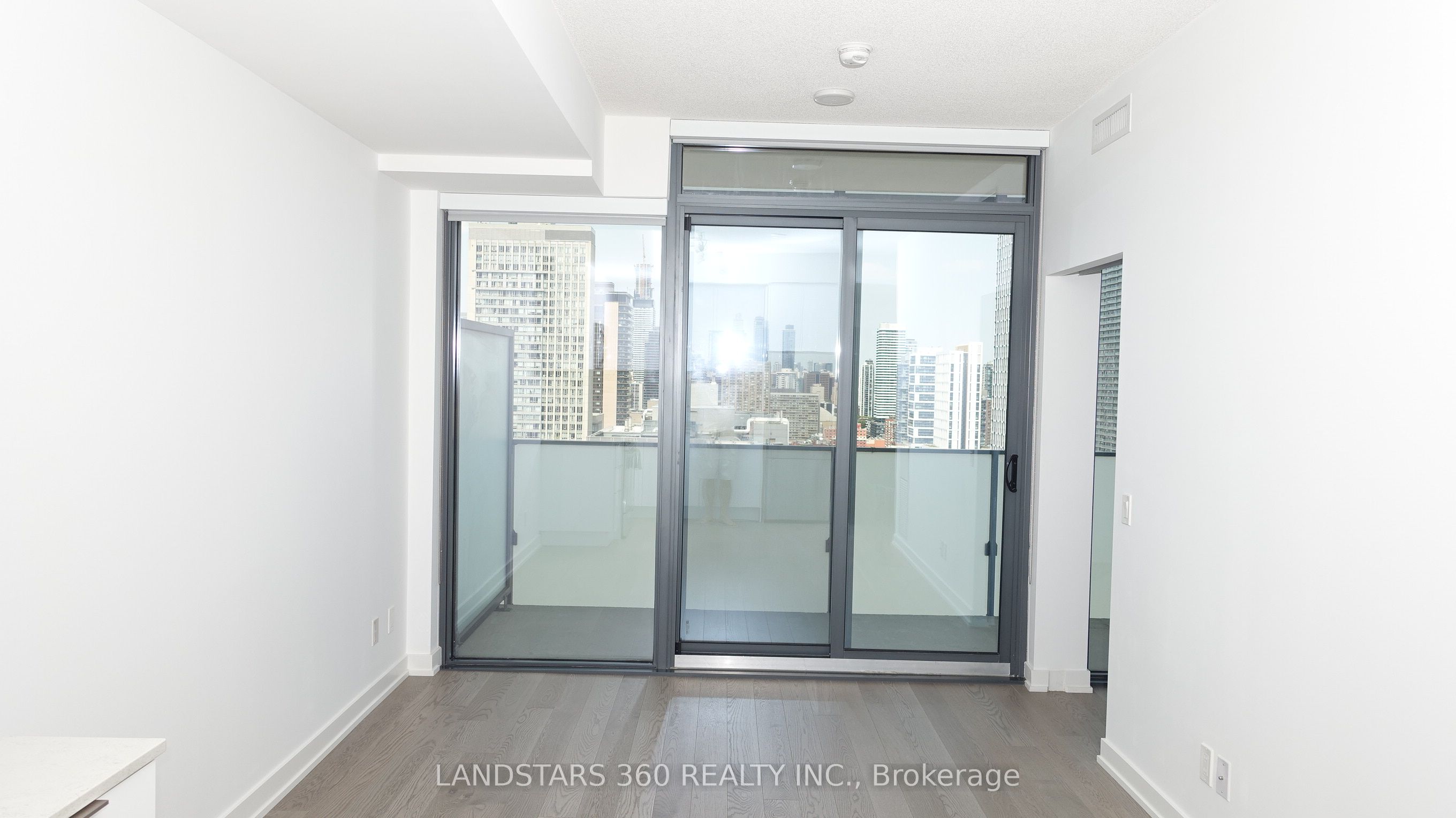 25 Richmond Street E 2812