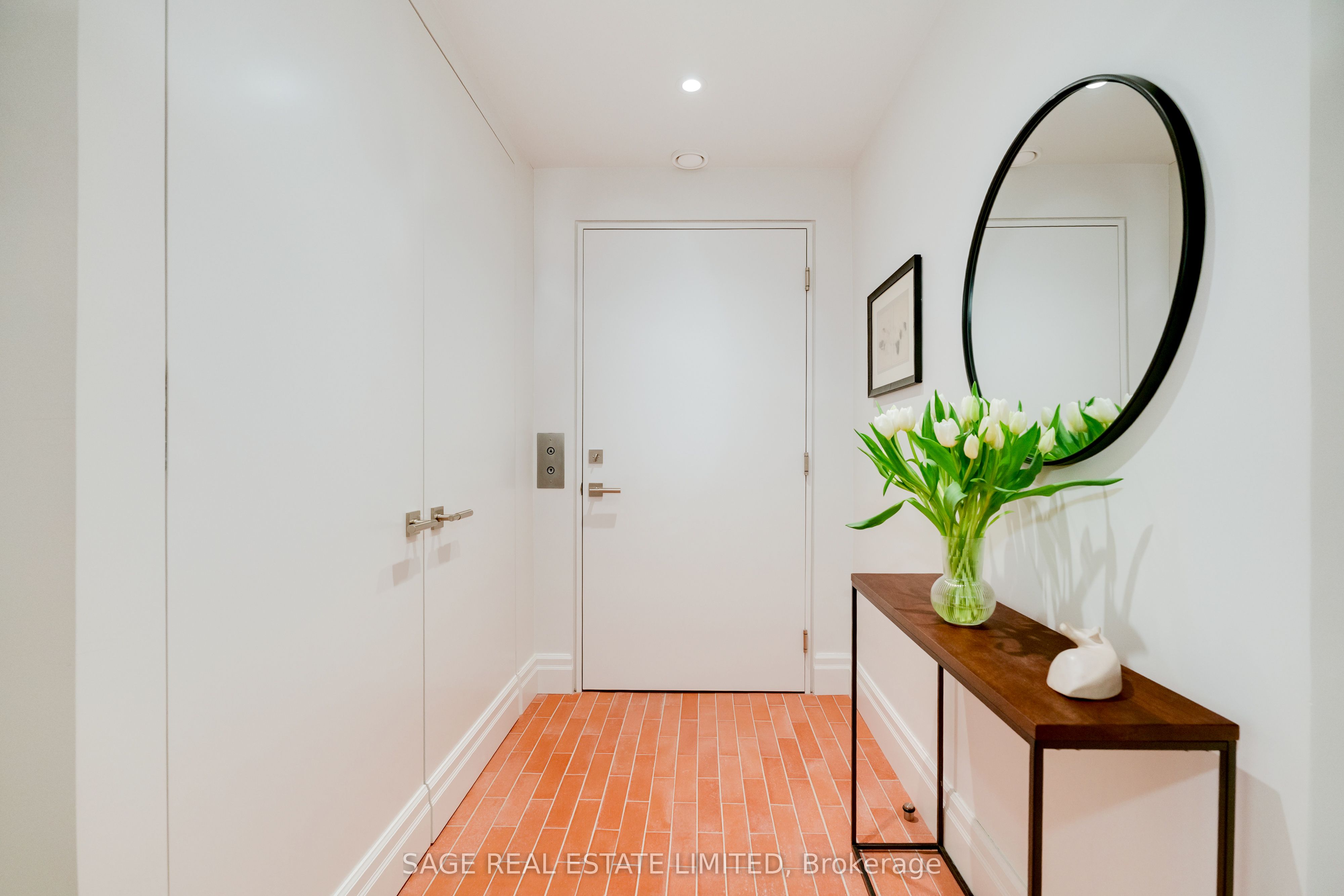 20 Scrivener Square 615