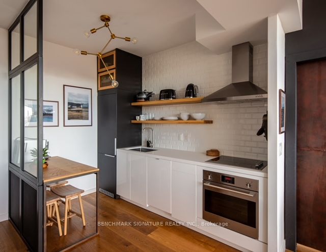 36 Lisgar Street PH17E