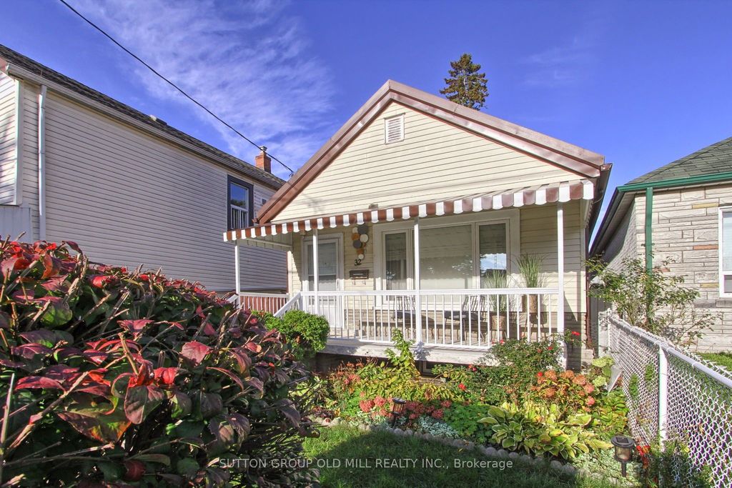 Photo of 32 Florence Crescent, Toronto, ON M6N 4E4 (MLS # W12484423)