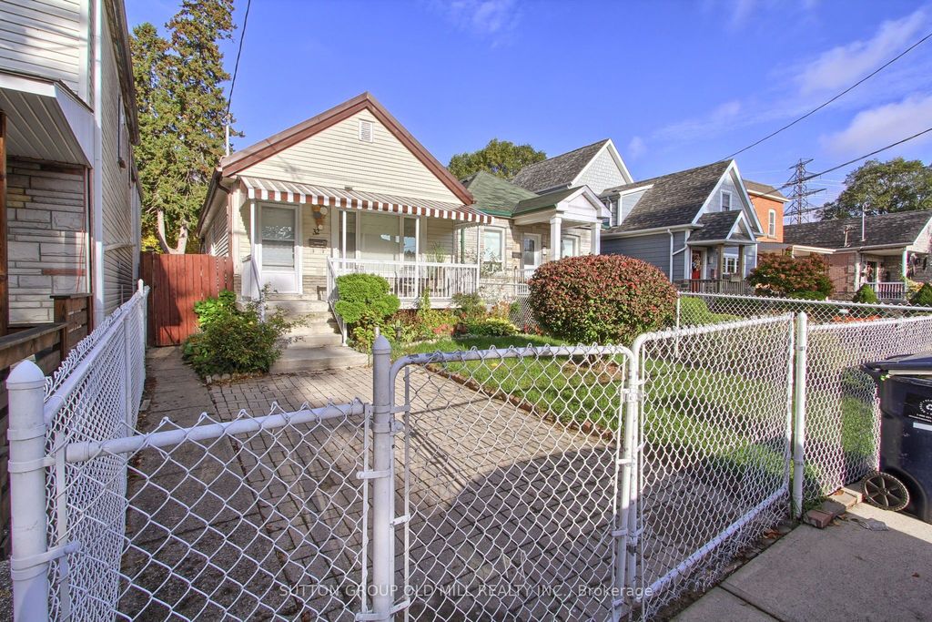 Photo of 32 Florence Crescent, Toronto, ON M6N 4E4 (MLS # W12484423)