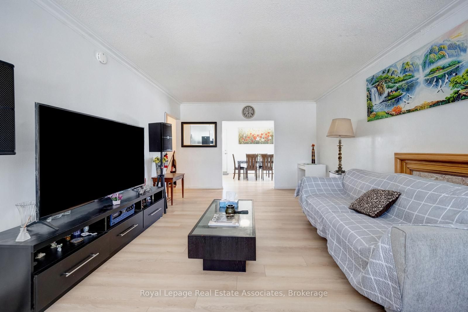 69 Oldham Road 3-Br Upper