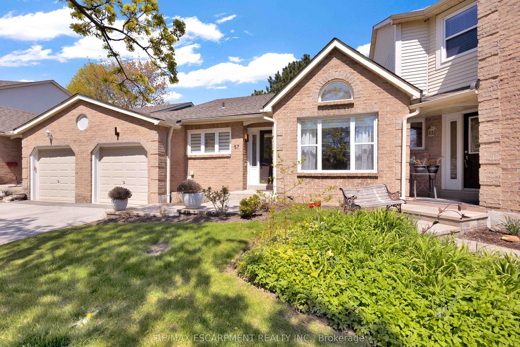 Photo of 5255 Lakeshore Road #57, Burlington, ON L7L 5X9 (MLS # W13124334)