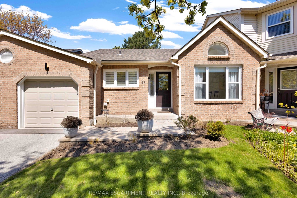 Photo of 5255 Lakeshore Road #57, Burlington, ON L7L 5X9 (MLS # W13124334)