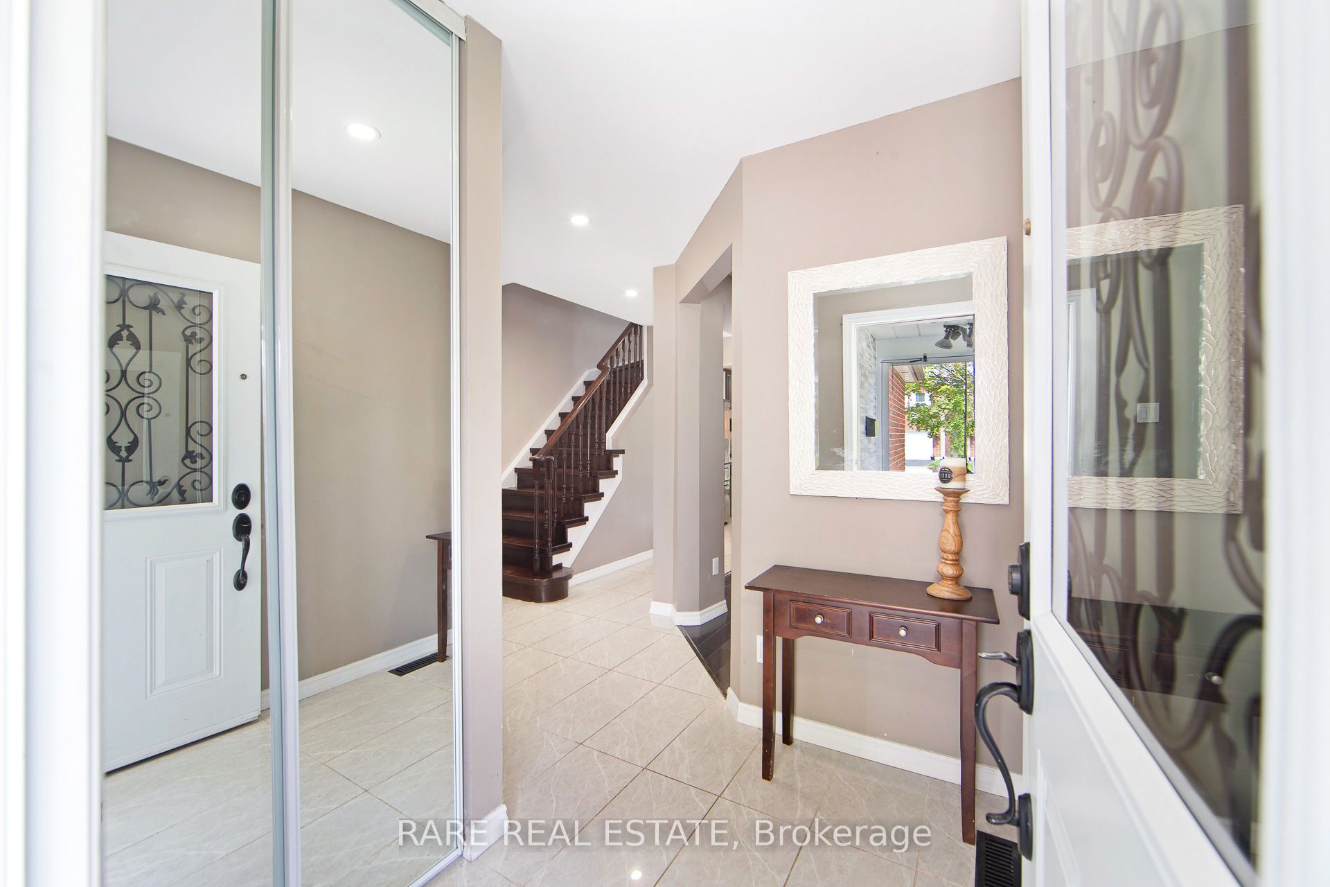 33 Fieldside Drive