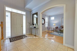 9 Woodgrove Trail S