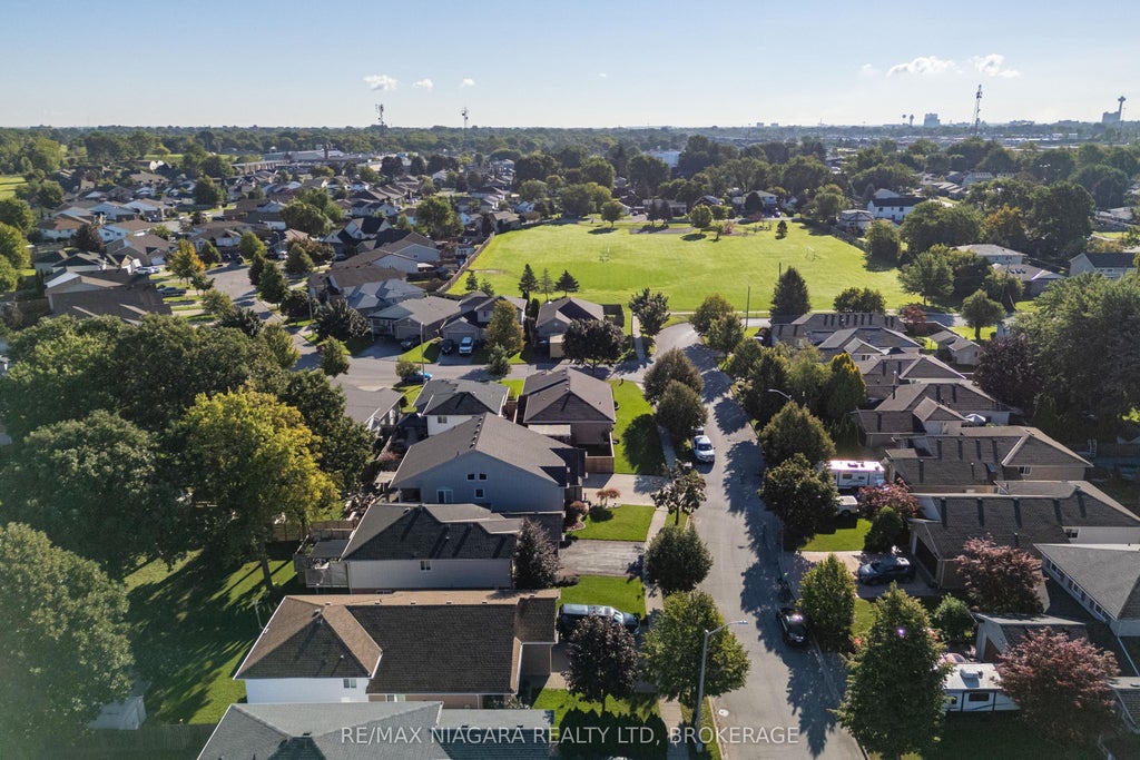 Photo of 7919 Fleming Drive, Niagara Falls, ON L2H 3H9 (MLS # X13778354)