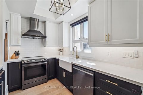 105 Kayla Crescent 14 Vaughan ON L6A 4W3