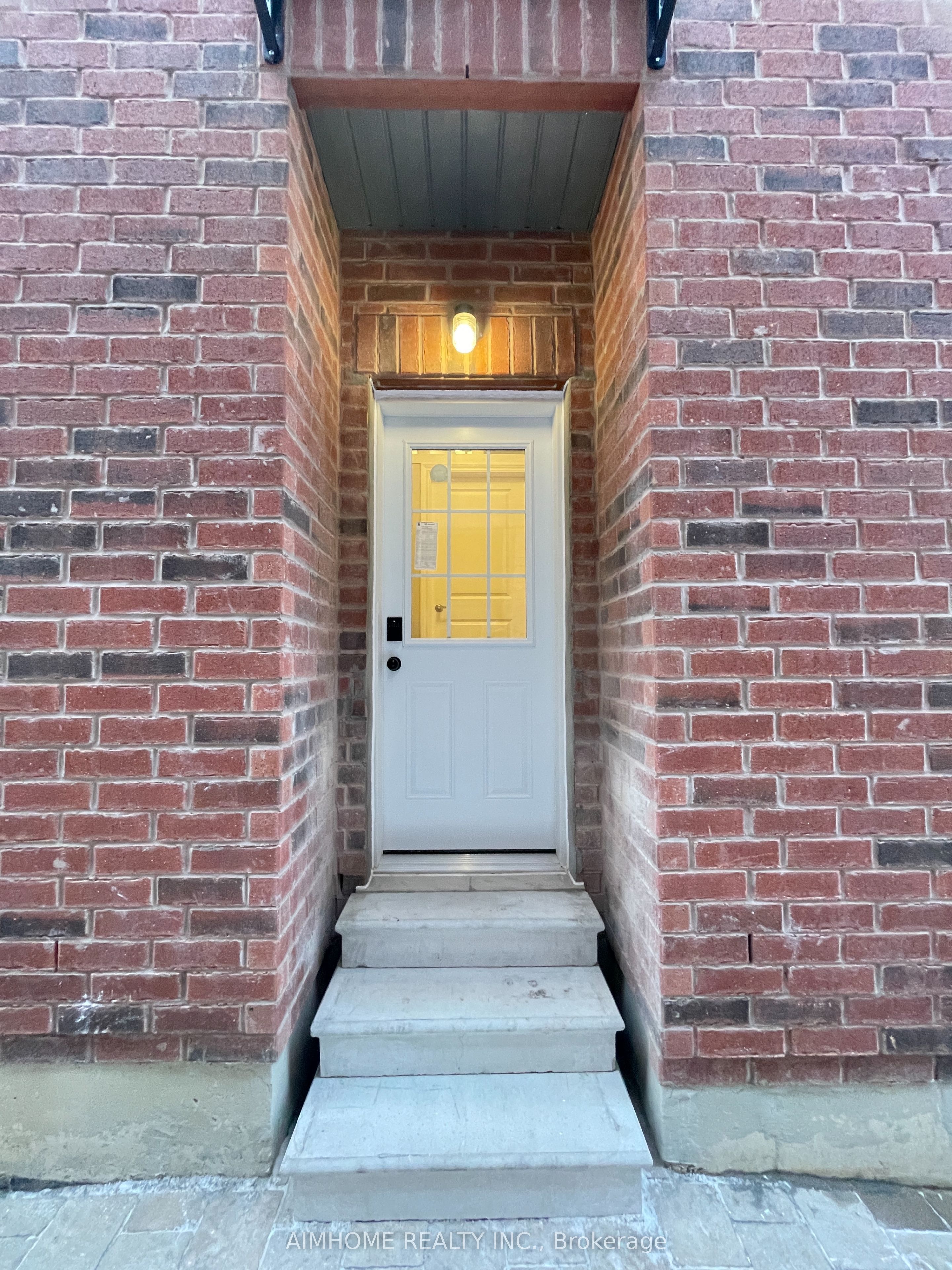 90 Maverick Crescent Bsmt