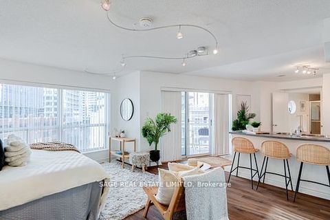 Photo of 600 Queens Quay N/A W #819, Toronto, ON M5V 3M3 (MLS # C12776102)