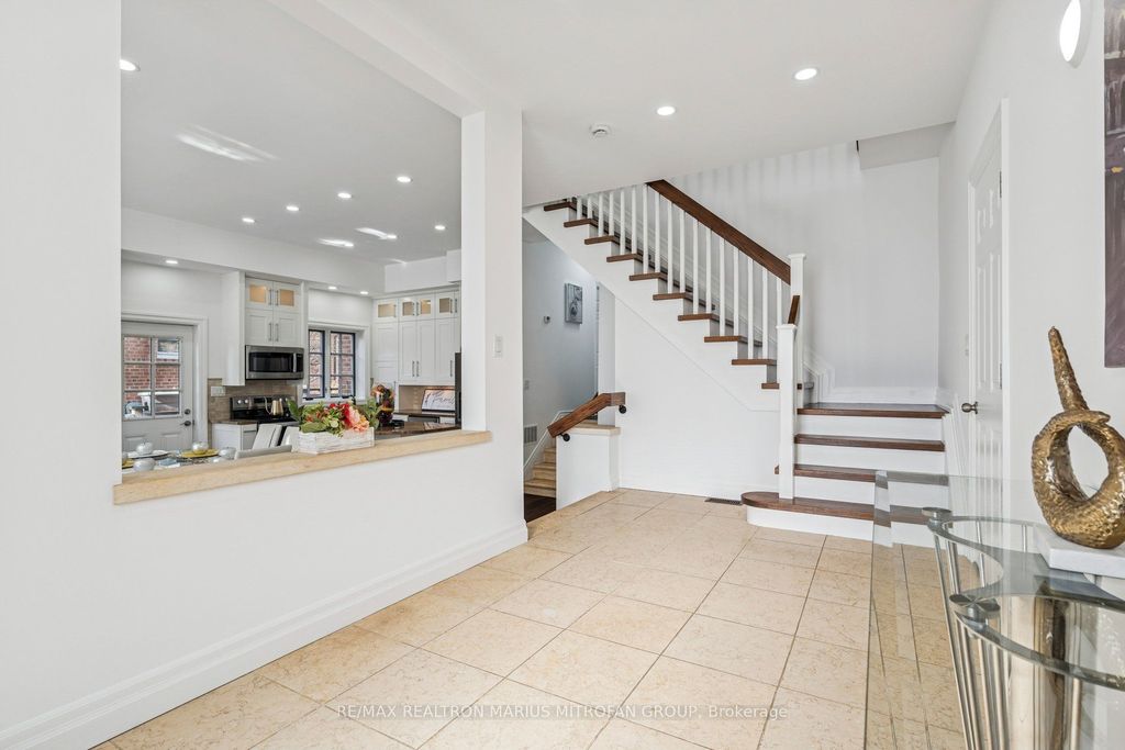 Photo of 7 Rollins Place, Toronto, ON M9B 3Y4 (MLS # W12862480)