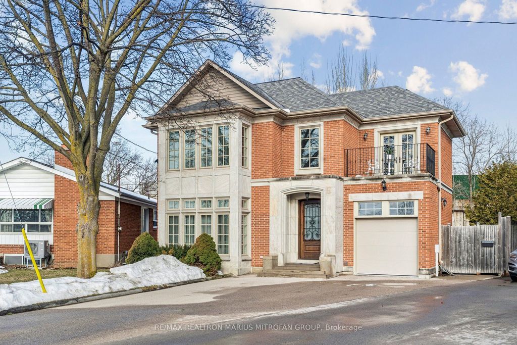 Photo of 7 Rollins Place, Toronto, ON M9B 3Y4 (MLS # W12862480)