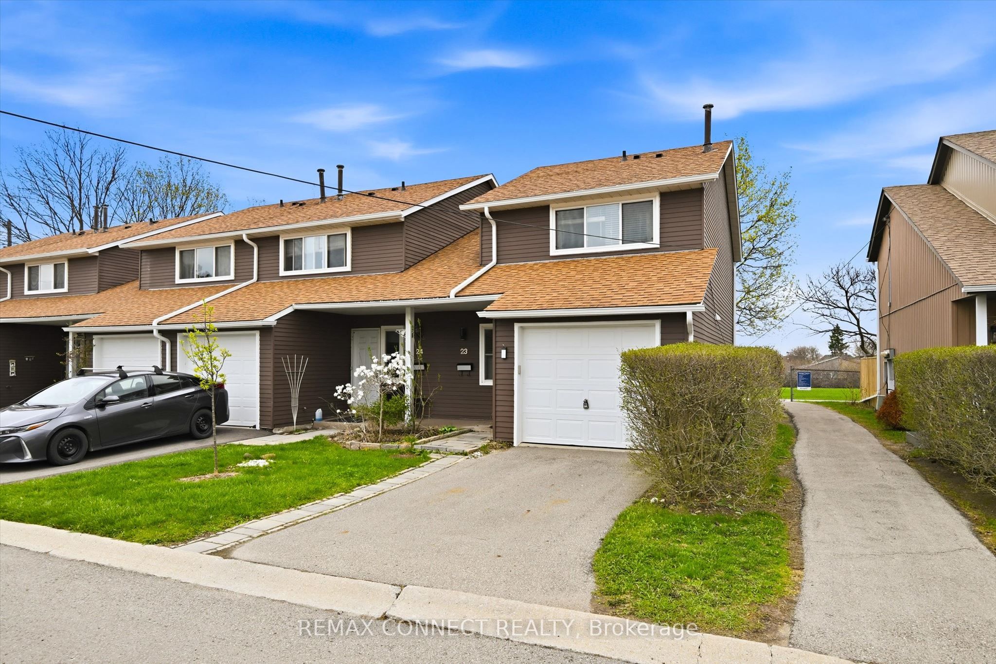 2185 Fairchild Boulevard 23