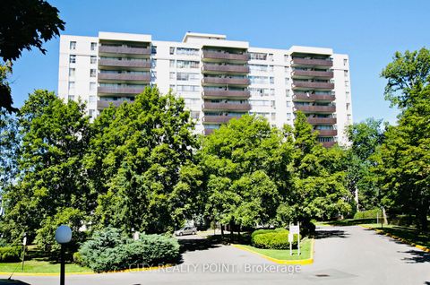 6200 Bathurst Street 912 Toronto ON M2R 2A3