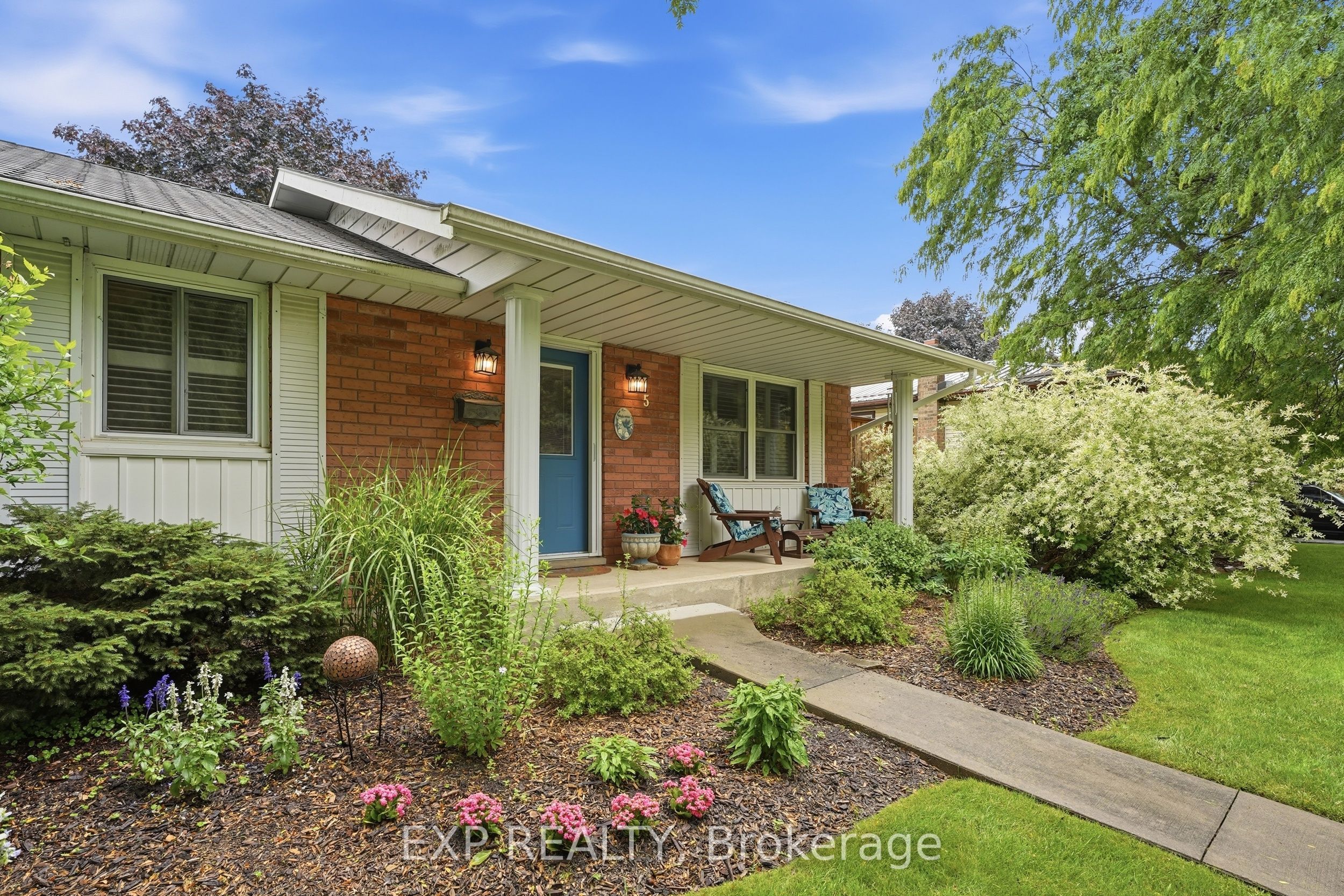 5 Brant Street
