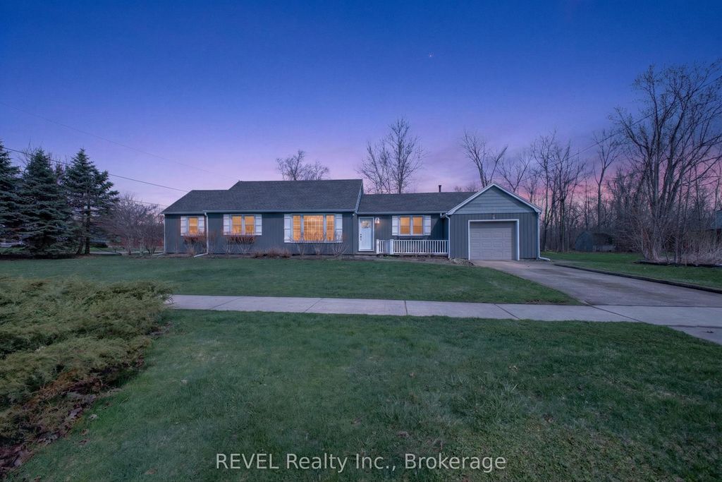 Photo of 1258 Phillips Street, Fort Erie, ON L2A 3B7 (MLS # X13001642)