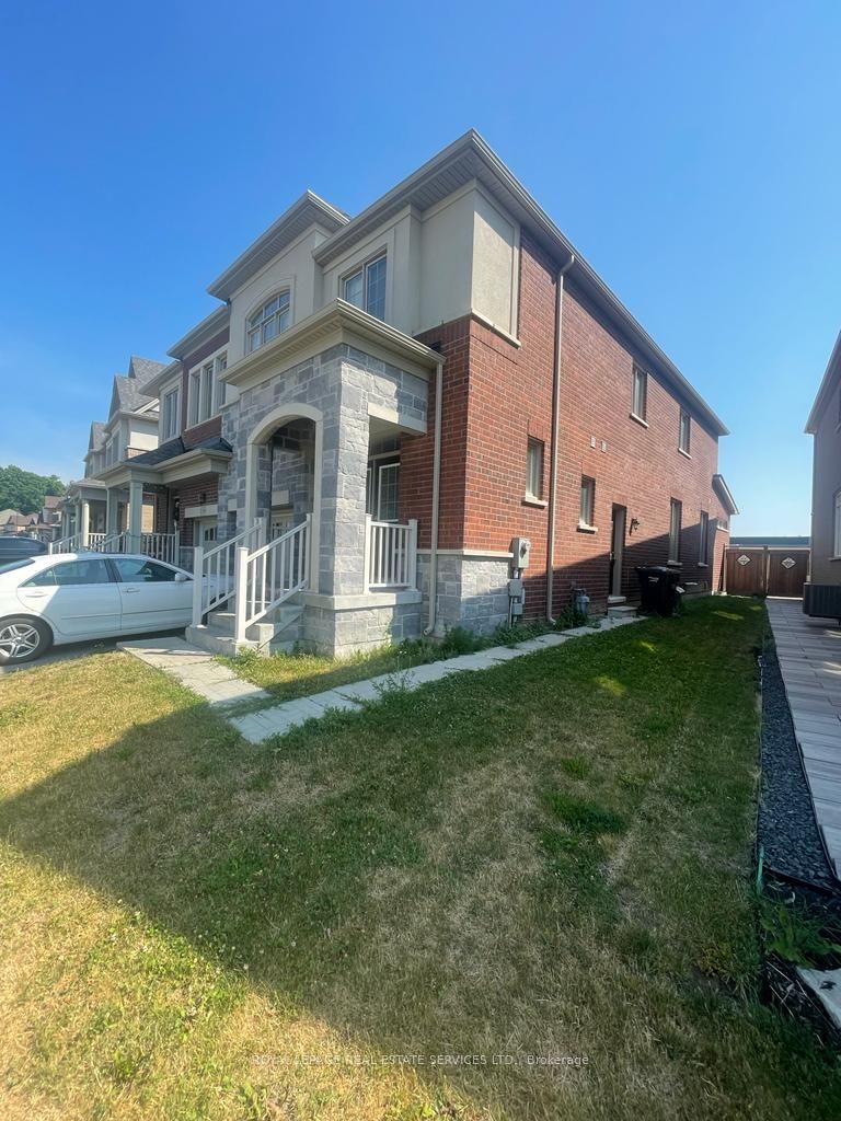 16 Little Britain Crescent