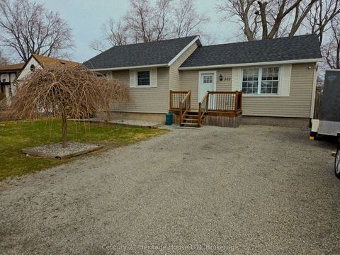 552 Lakeview Road E Fort Erie ON L2A 4W6