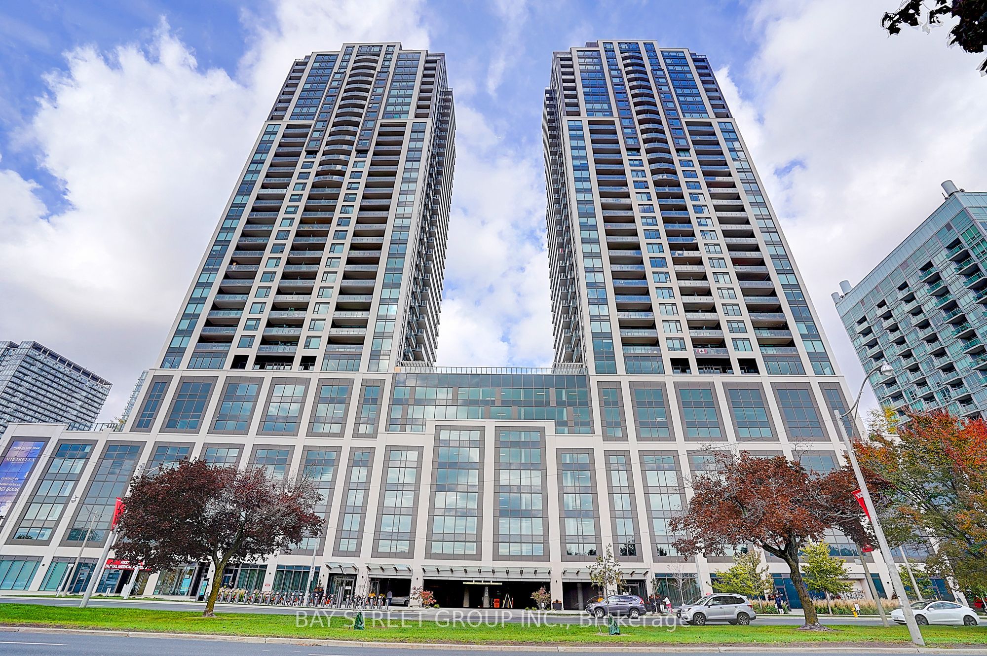 1926 Lake Shore Boulevard W 3805
