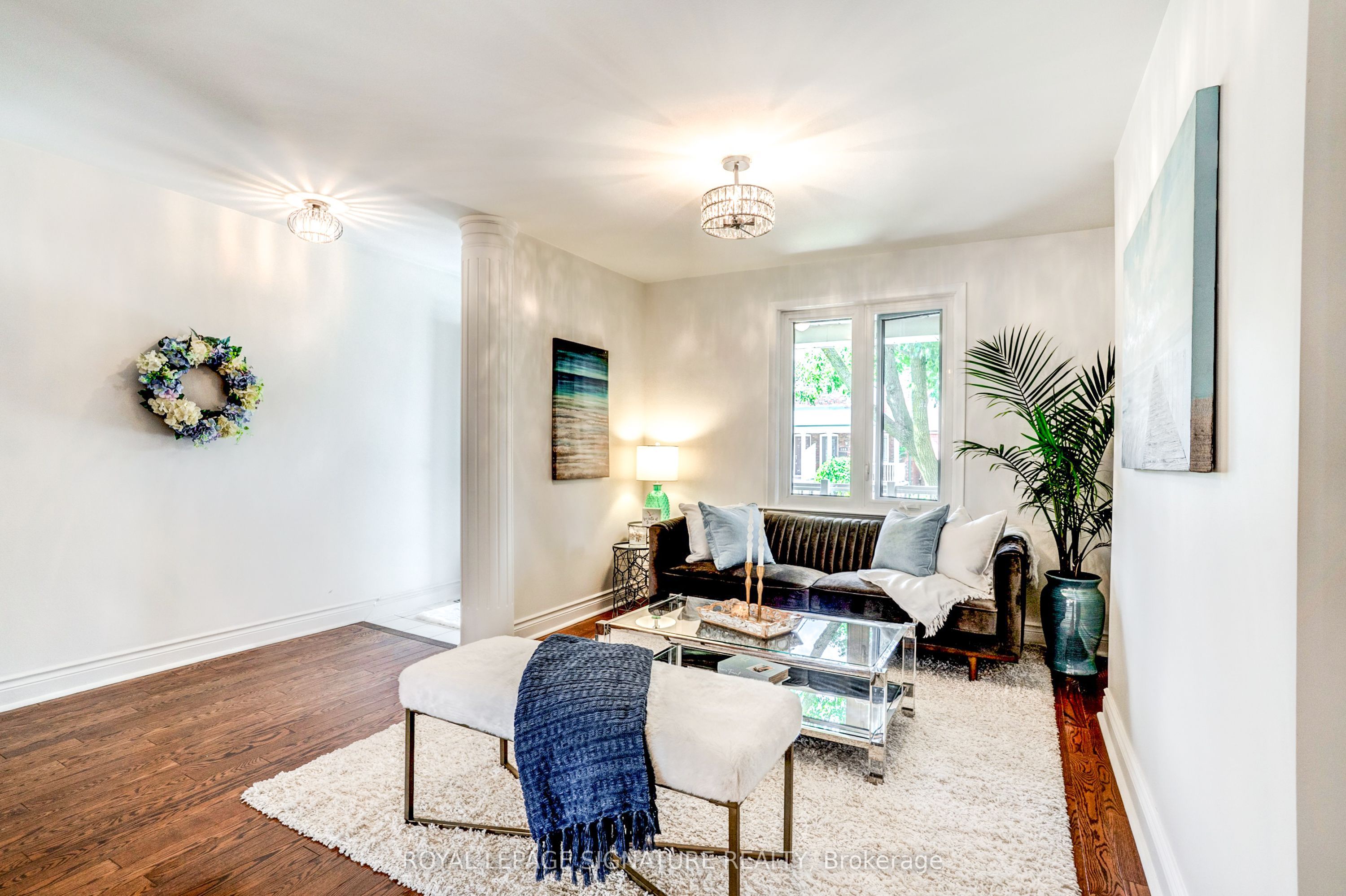 105 Earlscourt Avenue